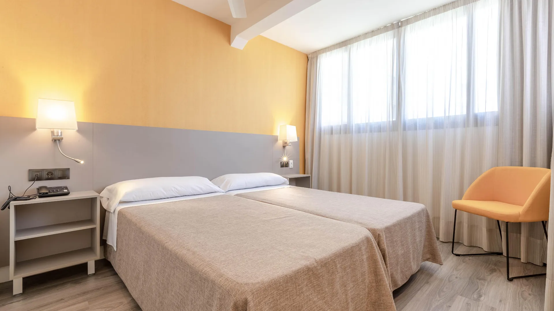 Hotel Zeus Málaga 2*,